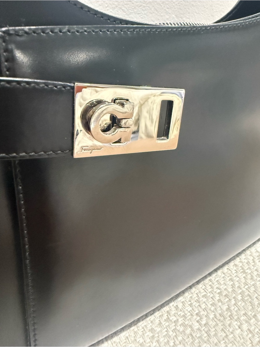 Ferragamo Classic Black Leather Shoulder Bag - Picture 6 of 13